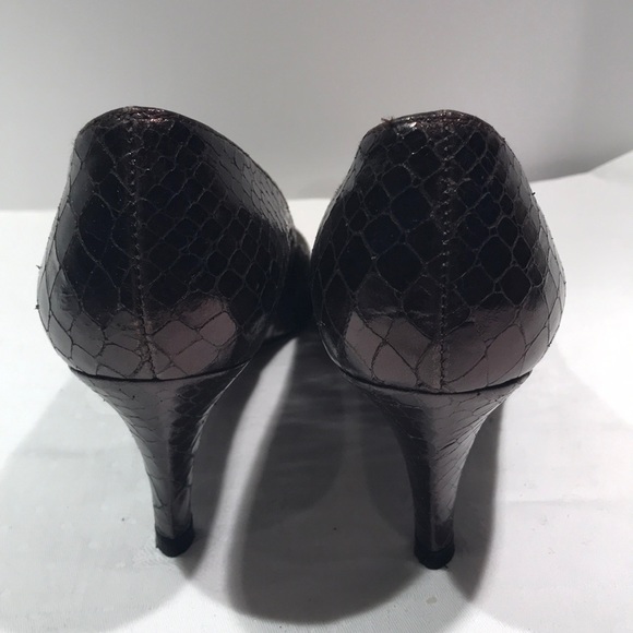 Stuart Weitzman dark copper snake print size 6.5 - Picture 6 of 11